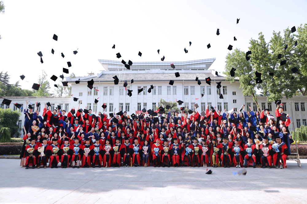 水生所舉辦2025屆研究生畢業典禮